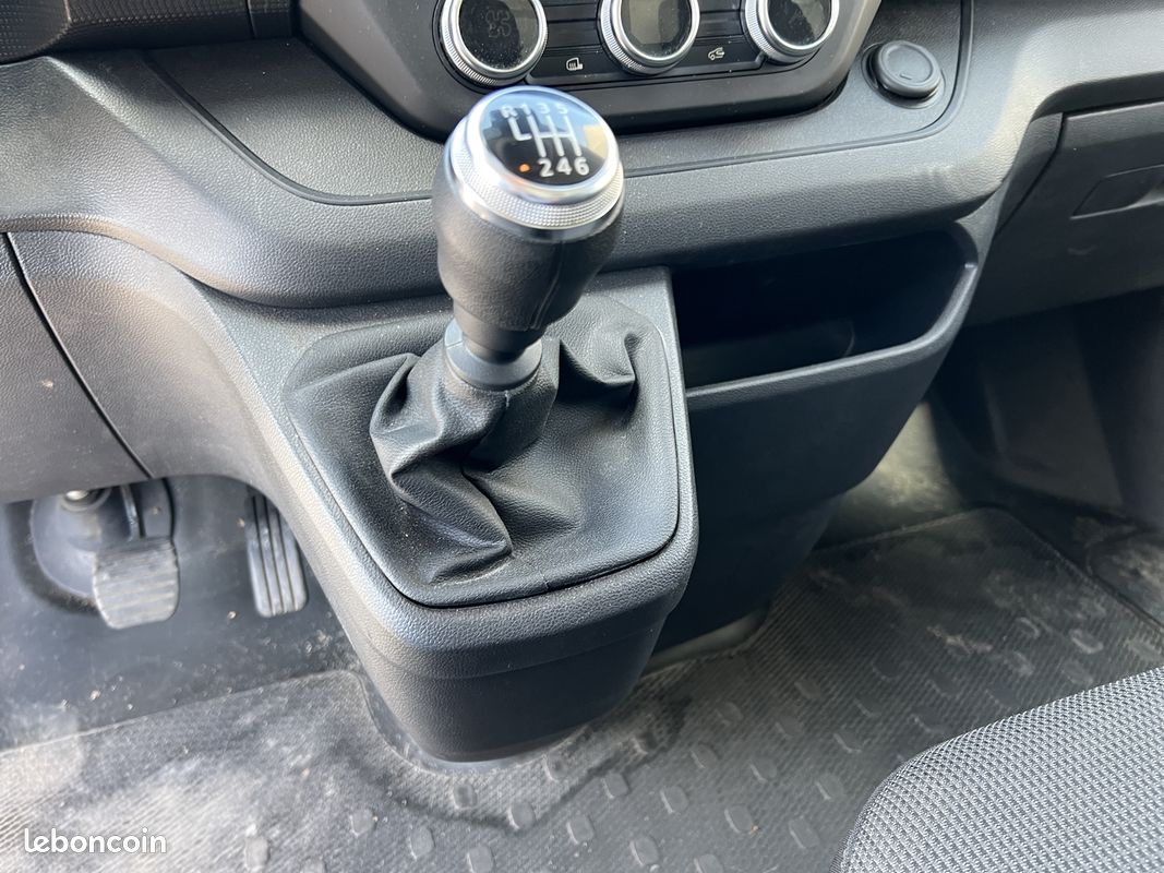 Renault TRAFIC III FG L1H1 2T8 2.0 BLUE DCI 150CH ADVANCE -24 (image 14)
