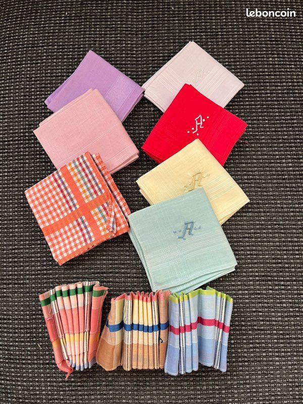 Lot de 10 mouchoirs années 70 (image 1)