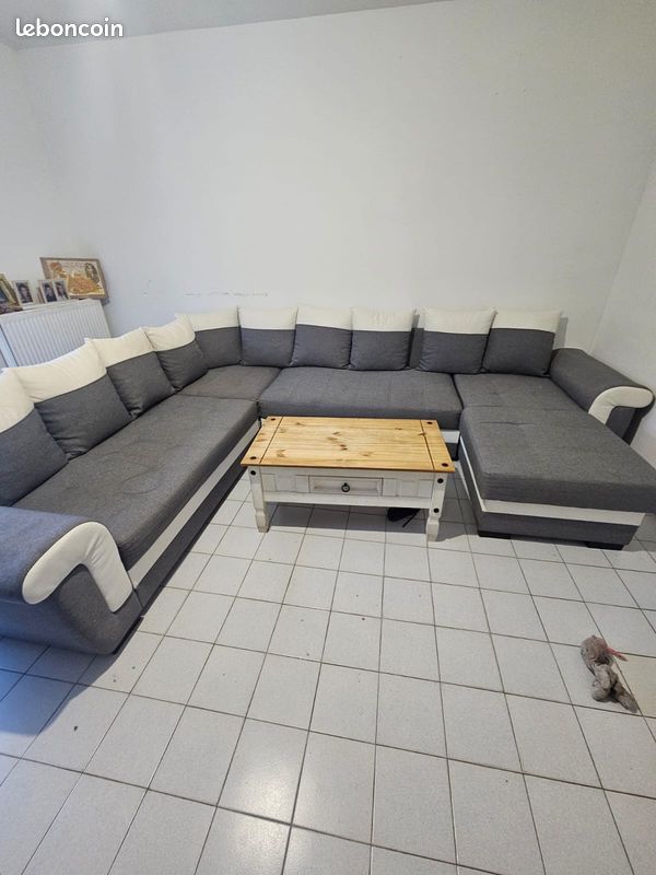 Table (image 3)
