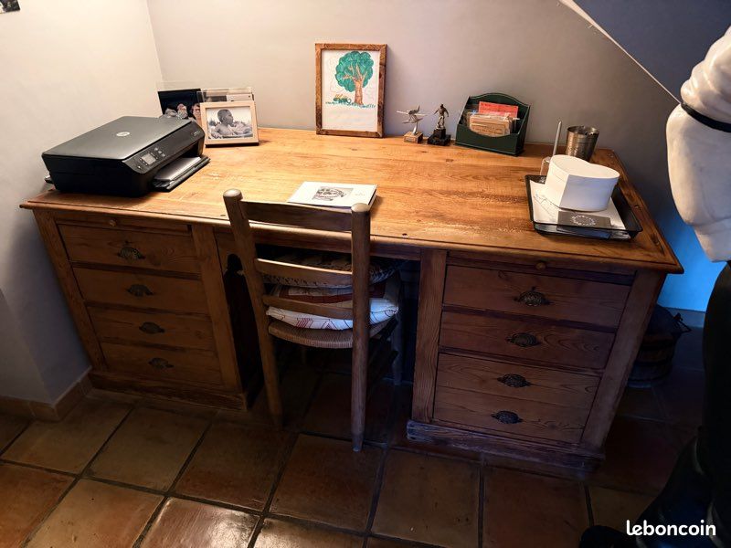 Bureau en bois (image 1)