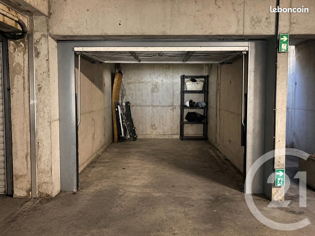 Parking 14 m² · à Grenoble · 14 m² · 17 000 €
