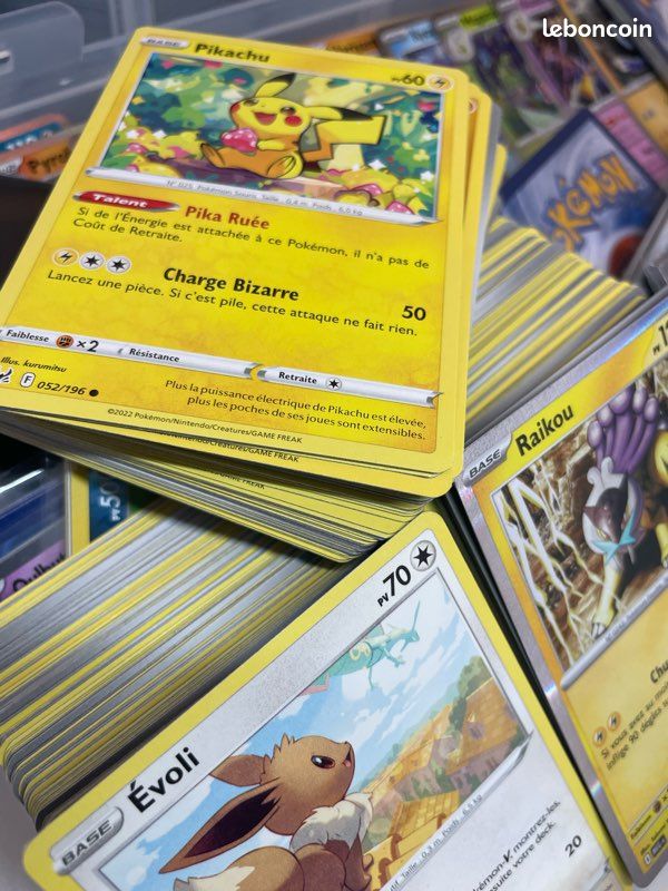 Lot 10 Cartes Brillantes + 1 Ultra Rare - Cartes Pokémon Authentiques Françaises - Cadeau Collectionneur Premium Sans Doublon