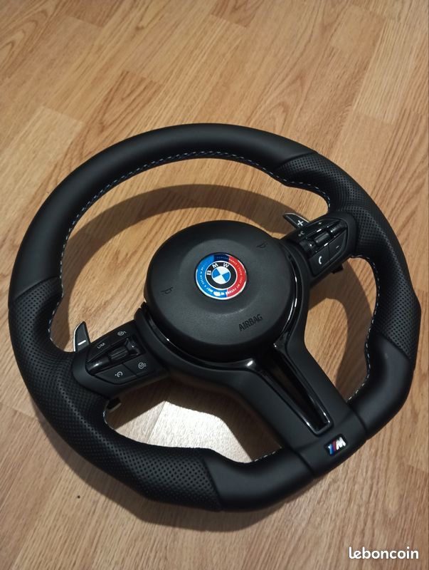 Volant neuf méplat performance pack M bmw F série 1 f20 f21 F30 série 2 f22 f23 F44 F45 f87 série 3 F30 f31 F35 f80 série 4 f32 f33 f36 f82 f83 m4 M1 M2 M3 X1 X2 x3 x4 X5 x6 serie 5 F10 MPerformance (image 3)