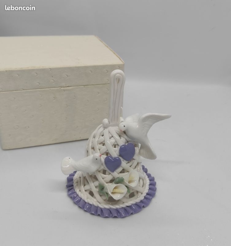 CLOCHE DE TABLE en porcelaine décoration anges et fleurs EUR 22,99 - FR