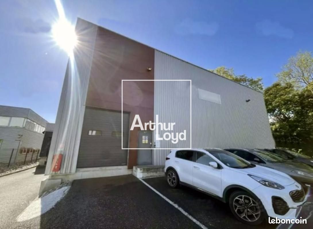 Local industriel 1 022 m² (image 2)