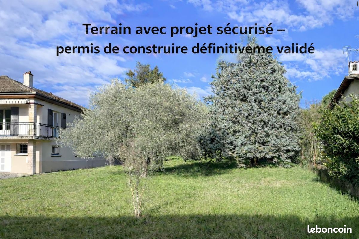 Terrain 905 m² · à Saint-Maurice-l'Exil · 125 000 €