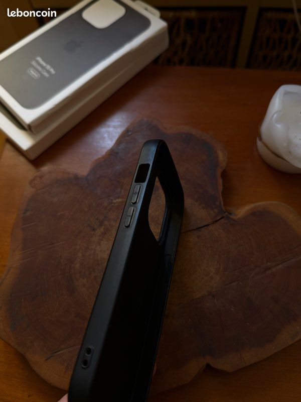 Coque iphone 15 pro (image 2)