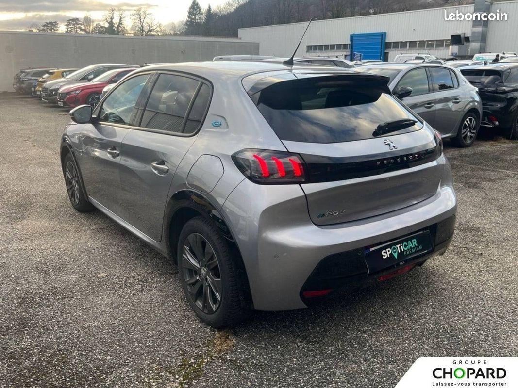 PEUGEOT 208 Electrique 50 kWh 136ch Allure (image 16)