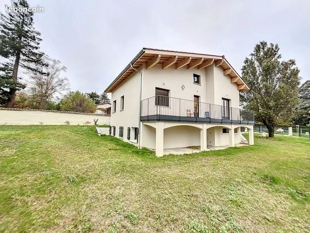 Maison 6 pièces 240 m²