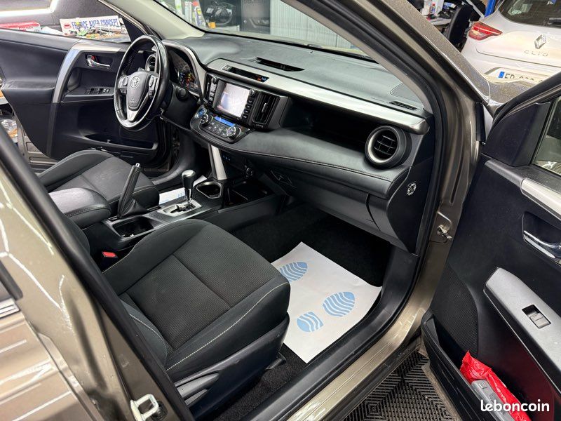 Toyota RAV4 2.5 i 16 V Hybrid SUV (image 3)