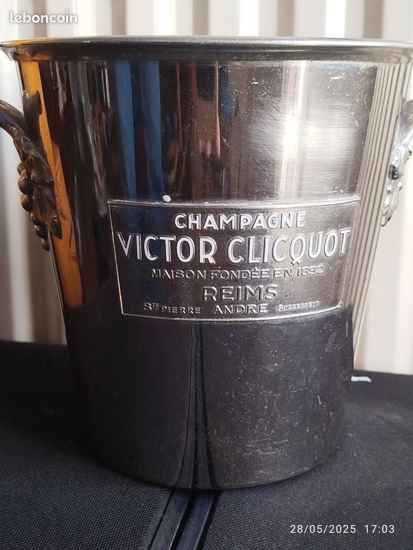 Seau à Champagne Veuve Clicquot En Métal Argenté, Très Rare, Made In France