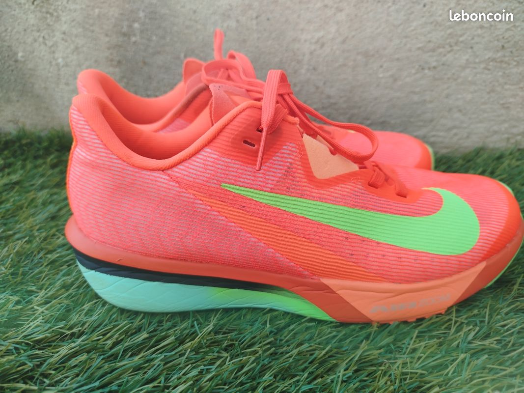 Nike air zoom rival fly pointure 44 60kms Chaussures