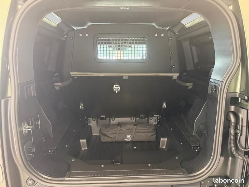 Land-rover Defender 90 3.0 D250 Hard Top X-Dynamic SE (image 11)