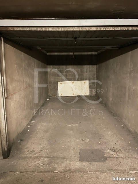 Garage/box Lyon 2eme Arrondissement · 92 €