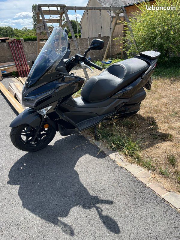 Kymco 300 xtown (image 1)