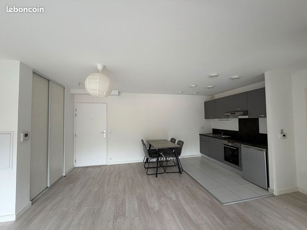 Appartement 2 pièces 42 m² · à Saint-Médard-en-Jalles · 42 m² · 825 €/mois