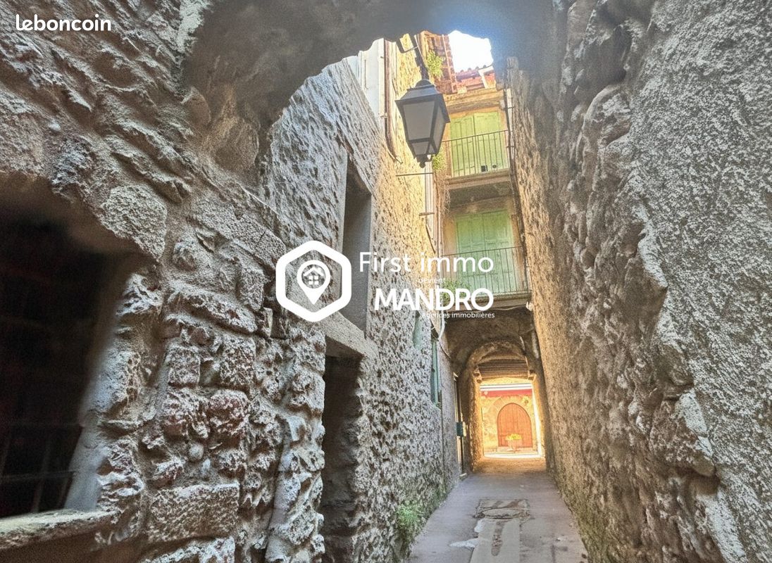 Appartement 8 pièces 135 m² · à Villefranche-de-Conflent · 135 m² · 35 000 €