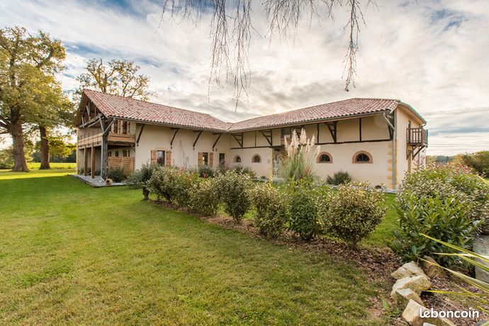 Maison 10 pièces 386 m²
