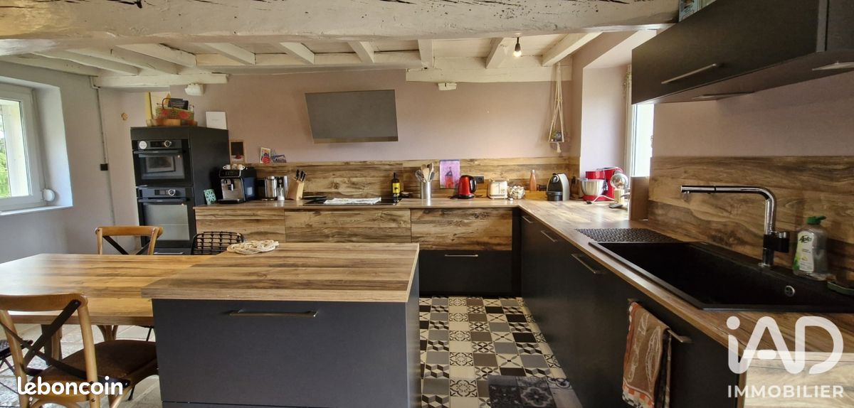 Maison 5 pièces 192 m² · à Fontaines · 192 m² · 390 000 €