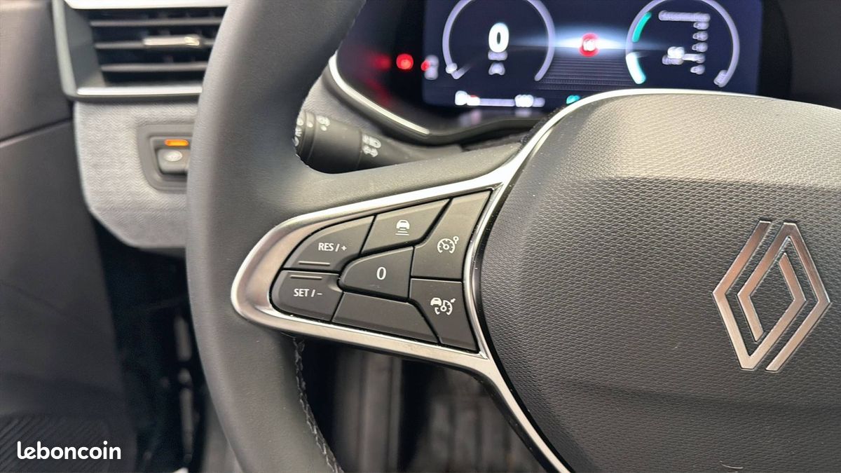 Renault clio tce 90 ch gsr2 techno (image 30)
