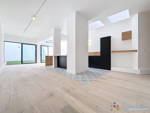 Loft/atelier/surface 3 pièces 130 m²