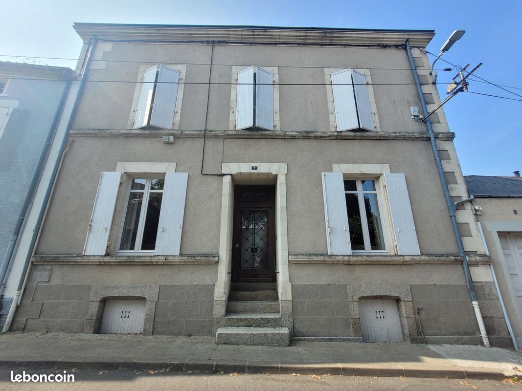 Maison 7 pièces 230 m² · à Parthenay · 230 m² · 235 000 €