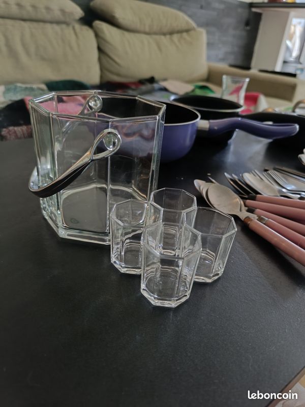 Seau à glaçons avec verres à shooter (image 1)
