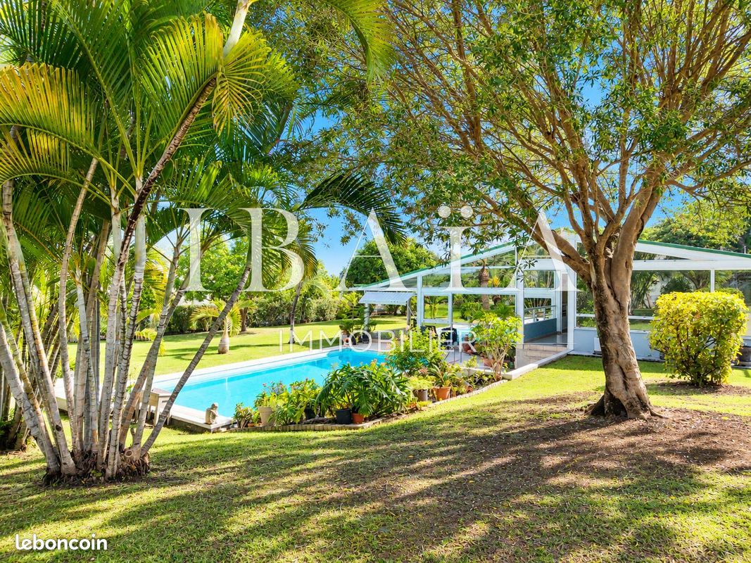 Maison 7 pièces 296 m² · au Moule · 296 m² · 1 299 000 €
