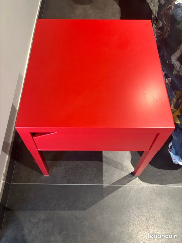 Table de chevet IKEA (image 1)
