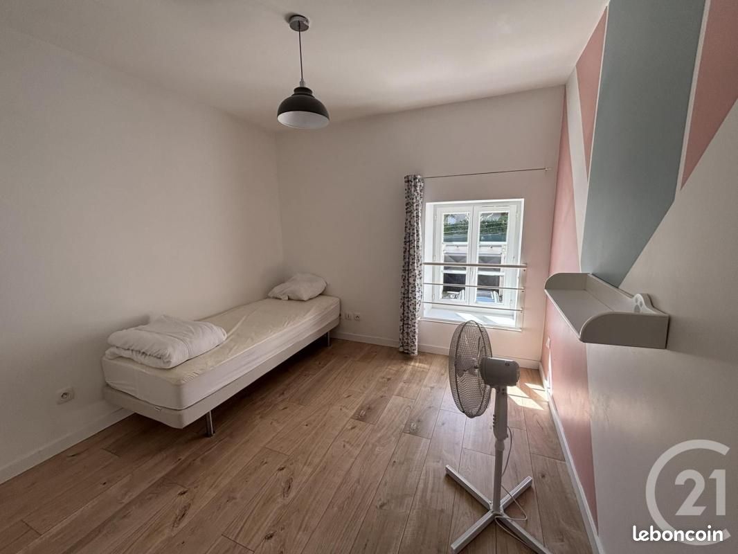 Appartement a louer tassin-la-demi-lune - 4 pièce(s) - 98 m2 - Surfyn