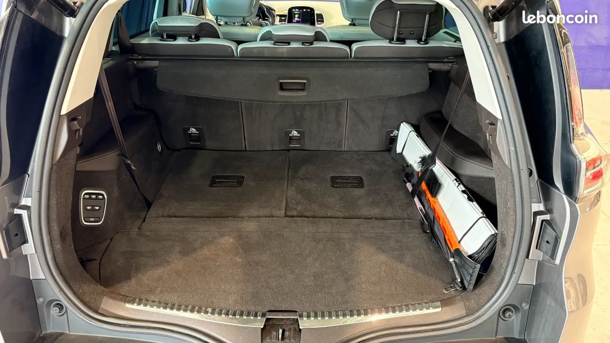 Renault Espace 2.0 dCi 200ch Initiale Paris - 7 places - Toit ouvrant - Sièges chauffants ventilés massants - Apple CarPlay - Régulateur adaptatif - Caméra de recul (image 23)