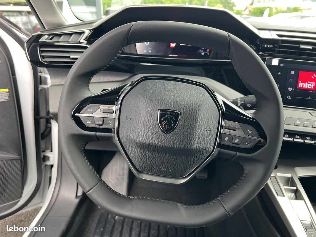 Peugeot 308 1.5 BLUEHDI 130CH S&S ALLURE EAT8 (image 12)