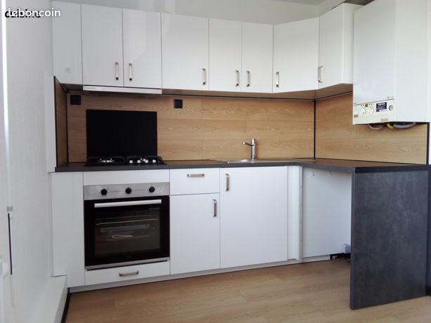Appartement refait à neuf - 67m2 - 3 pièces - garage - balcon