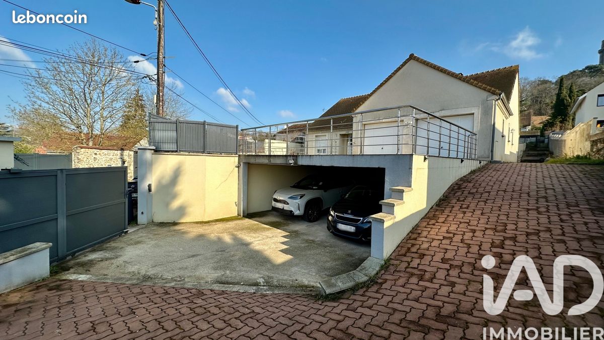 Maison 8 pièces 228 m² · à Linas · 228 m² · 329 000 €