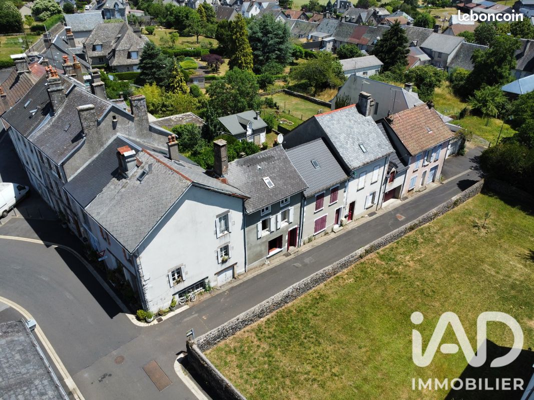 Maison 3 pièces 98 m² · à Pleaux · 98 m² · 64 400 €