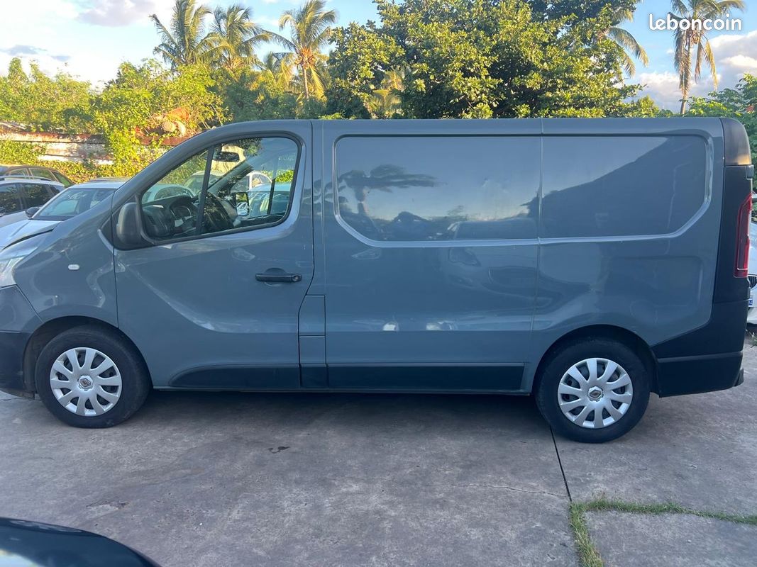 Renault Trafic III 2L DCI Fourgon 3Places 120Ch (image 2)