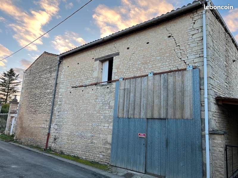 Maison 1 pièce 100 m² · à Xambes · 100 m² · 29 000 €