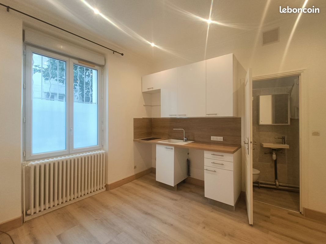 Appartement 1 pièce 16 m² · à Neuilly-sur-Seine · 16 m² · 180 000 €