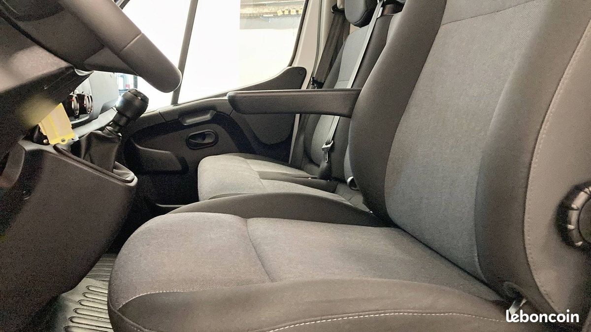 Renault master fgn trac f3500 l2h2 blue dci 135 (image 11)