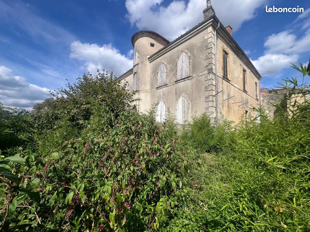 Maison 8 pièces 340 m² · à Labastide-d'Armagnac · 340 m² · 160 000 €