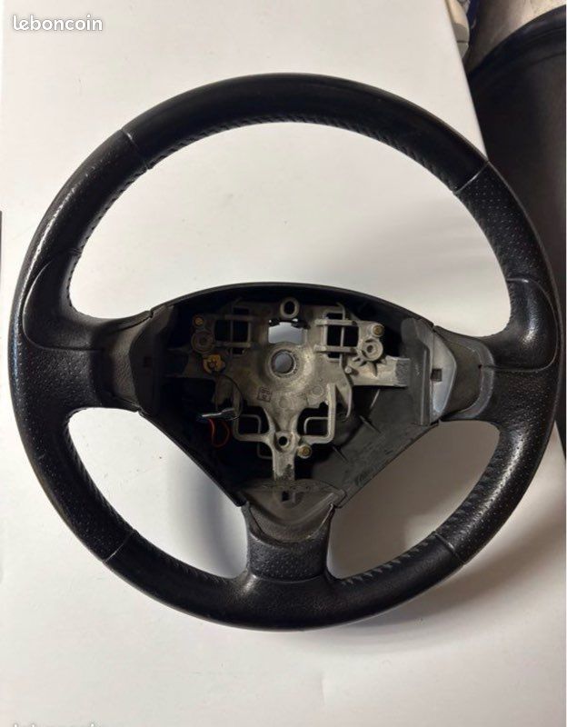 Ensemble Volant Peugeot 207 Phase 2 (image 1)