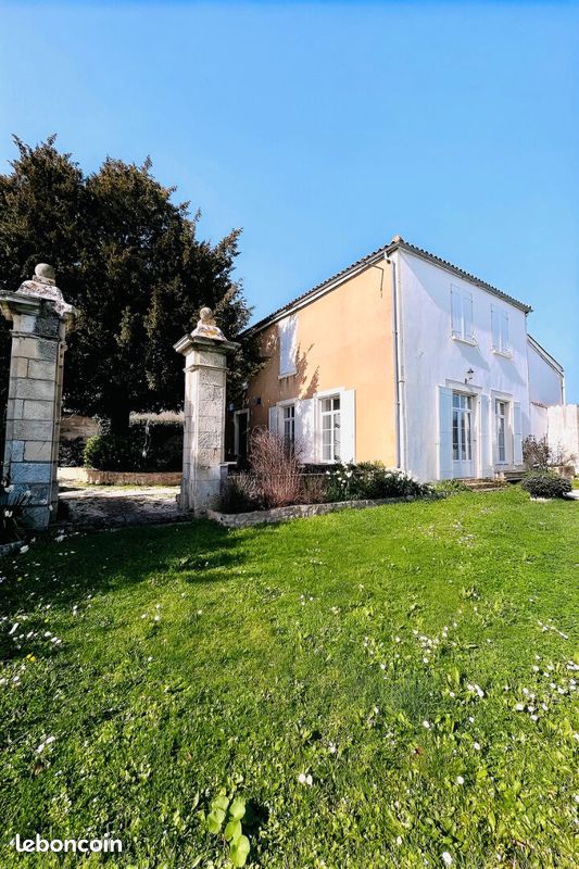 Maison 7 pièces 263 m² · à Puilboreau · 263 m² · 750 000 €