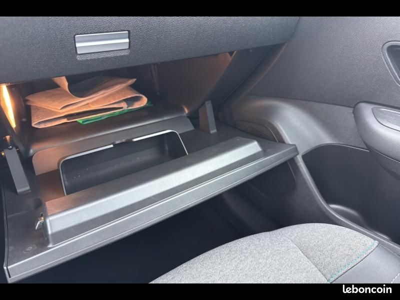 Citroen C4 1.5 BlueHDi 130ch S&S MAX Automatique (image 15)