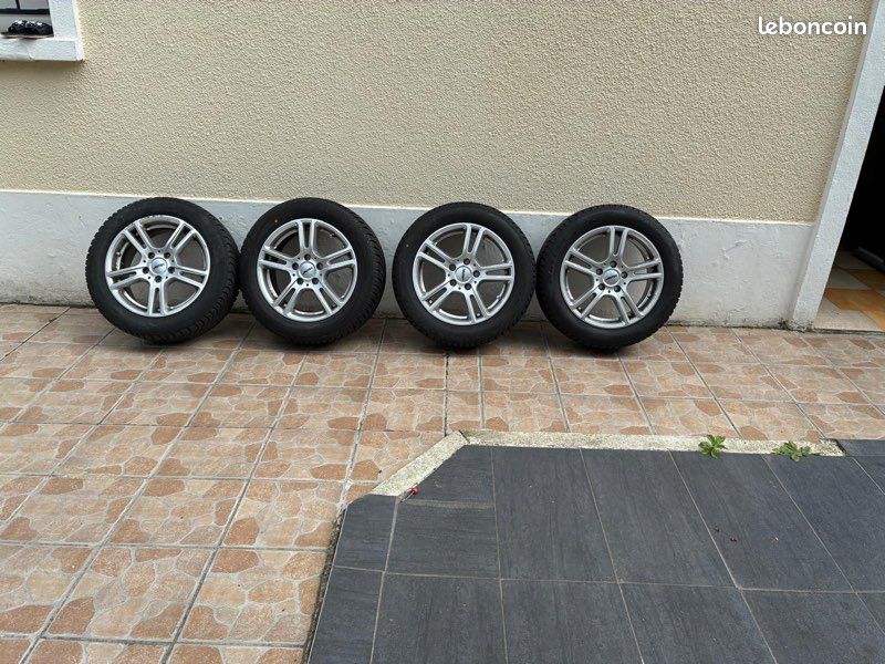 Pneu d’hiver avec jantes 205/55 R16 (image 1)