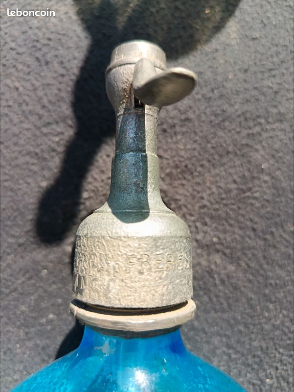 Siphon bleu de la maison CLARET à LYON (image 5)