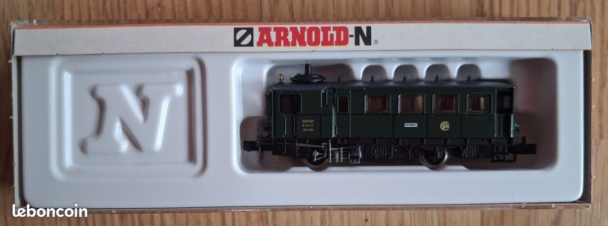 Locomotives noirs Arnold pour modélisme ferroviaire à l'échelle N