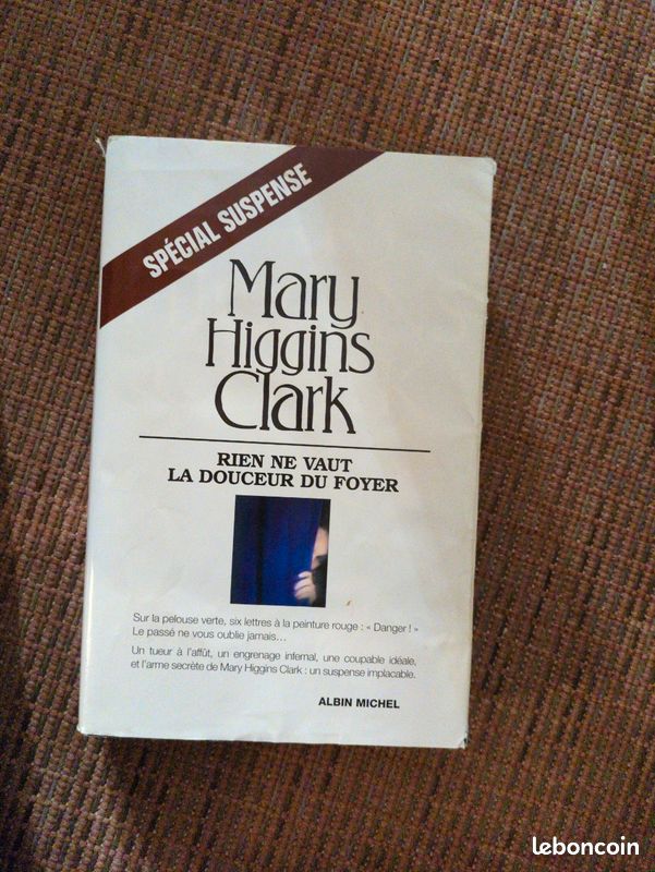 4 livres Mary Higgins Clark et 1 carol Higgins Clark (image 1)