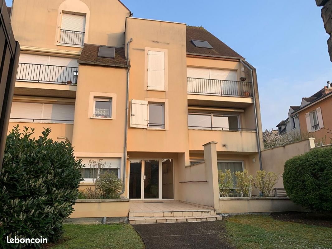 Appartement 3 pièces 96 m² · à Dourdan · 96 m² · 1 100 €/mois