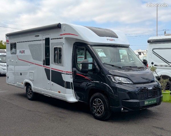 PILOTE P 740 FGJ EVIDENCE - 7.45m / BOITE AUTOMATIQUE / LITS JUMEAUX / Camping-Car Profilé Neuf (image 1)