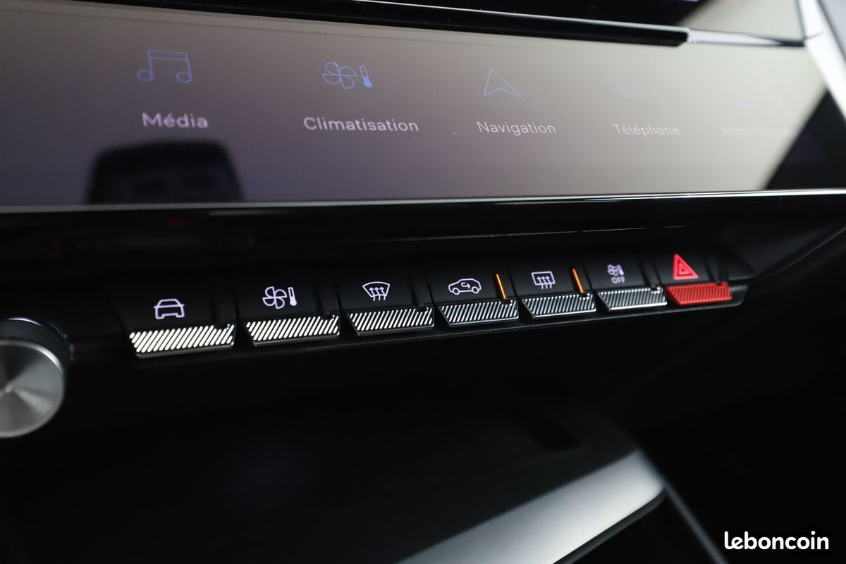 Peugeot 408 1.6 PHEV First Edition e-EAT8 225 ch (image 26)